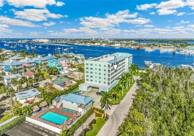 2nd image of 345 Mango St, Fort Myers Beach, FL 33931