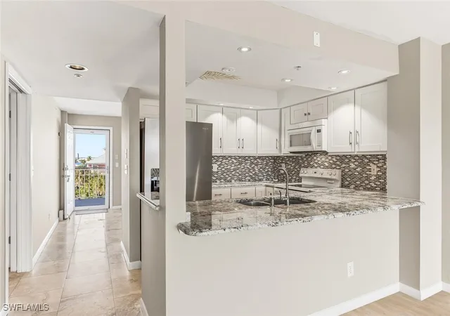 4th image of 345 Mango St #405, Fort Myers Beach, FL 33931 | MLS# 225084518