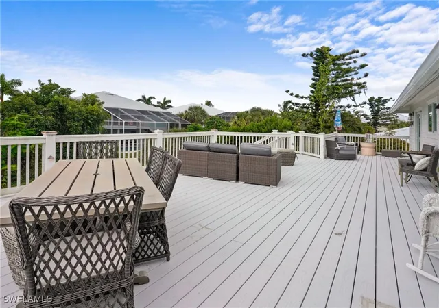 5th image of 474 Lake Murex Cir, Sanibel, FL 33957 | MLS# 226000041