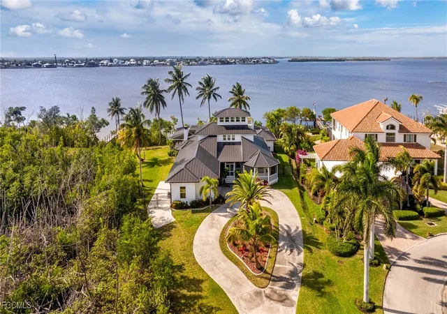 3rd image of 12201 Shoreview Dr, Matlacha, FL 33993 | MLS# 2025024904