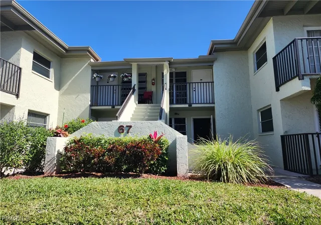 Listing Photo 1 - Condo for sale in building located at 7400 College Pkwy, Fort Myers, FL 33907 - Unit #67C