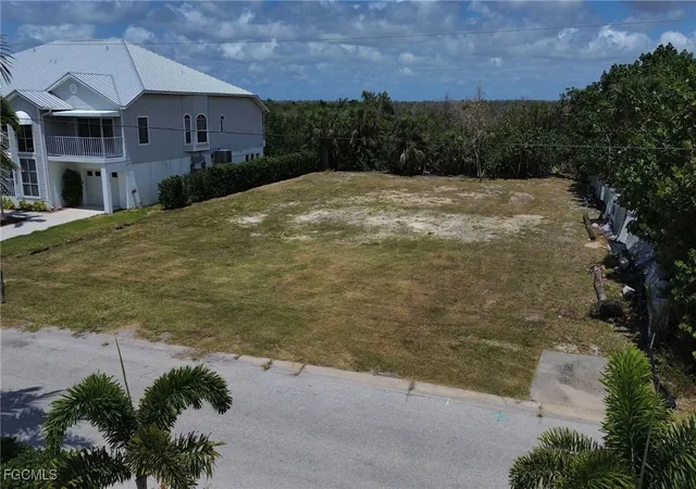 5th image of 12070 Siesta Dr, Fort Myers Beach, FL 33931 | MLS# 2025026328
