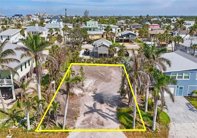 4th image of 121 Gulf Island Dr, Fort Myers Beach, FL 33931 | MLS# 225085115
