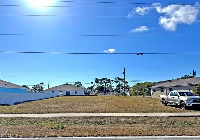 2nd image of 1130 Sw Trafalgar Pkwy, Cape Coral, FL 33991 | MLS# 2026000237