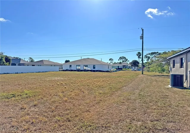 3rd image of 1130 Sw Trafalgar Pkwy, Cape Coral, FL 33991 | MLS# 2026000237