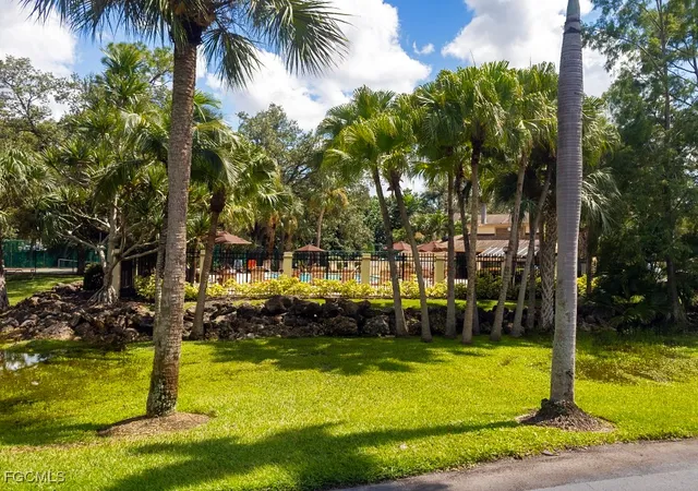 Listing Photo 5 - Condo for sale in building located at 15206 Parkside Dr, Fort Myers, FL 33908 - Unit #201