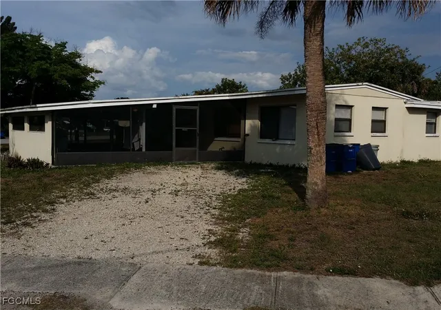 1st image of 950 Lakeview Dr, North Fort Myers, FL 33903 | MLS# 2026000306