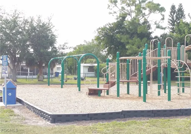 42nd image of 950 Lakeview Dr, North Fort Myers, FL 33903 | MLS# 2026000306