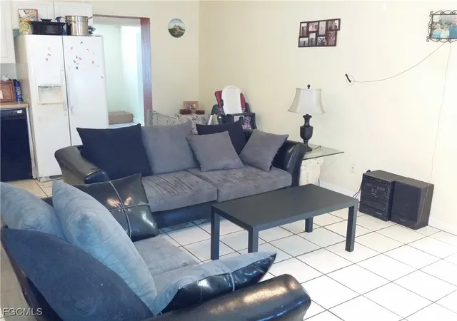 4th image of 950 Lakeview Dr, North Fort Myers, FL 33903 | MLS# 2026000306