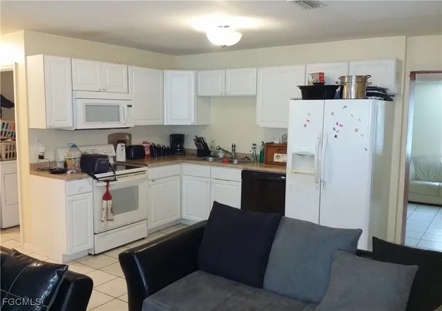 5th image of 950 Lakeview Dr, North Fort Myers, FL 33903 | MLS# 2026000306
