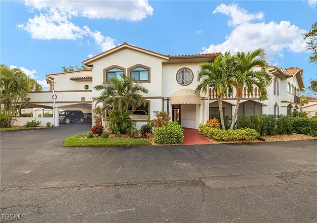 Listing Photo 1 - Condo for sale in building located at 11921 Seabreeze Cvs Ln, Fort Myers, FL 33908 - Unit #107