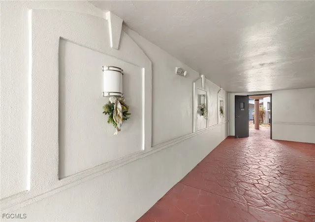 Listing Photo 4 - Condo for sale in building located at 11921 Seabreeze Cvs Ln, Fort Myers, FL 33908 - Unit #107