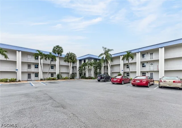 Homes for sale in Fort Myers, FL | 1624 Pine Valley Dr #218, Fort Myers, FL 33907 | MLS# 2026000678