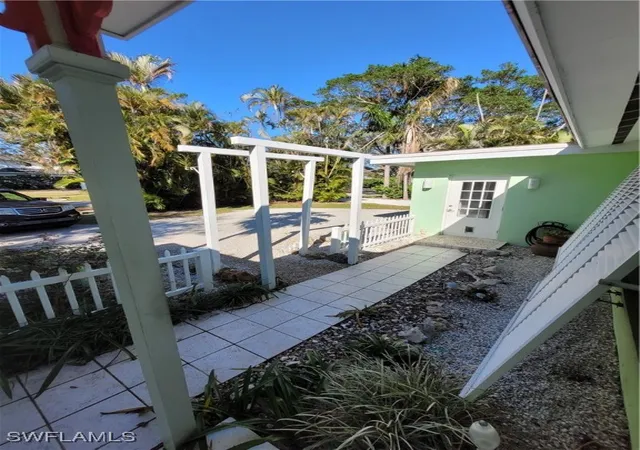 2nd image of 870 Forest Ave, Naples, FL 34102 | MLS# 226000690