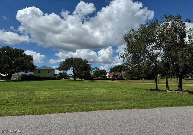 4th image of 13 Meadowlake Cir S, Lake Placid, FL 33852 | MLS# 226000676