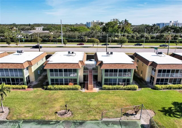 2nd image of 1400 Pompei Ln #52, Naples, FL 34103 | MLS# 226000747