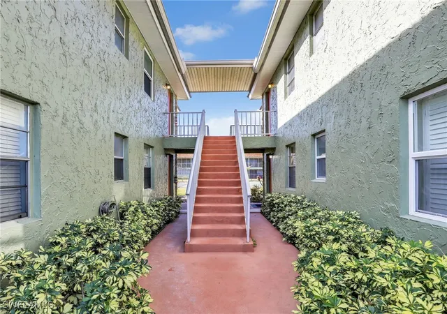 4th image of 1400 Pompei Ln #52, Naples, FL 34103 | MLS# 226000747