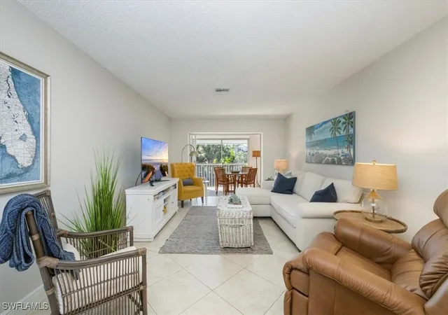 4th image of 4126 Belair Ln #B6, Naples, FL 34103 | MLS# 226000536
