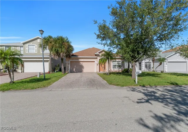4th image of 8125 Silver Birch Wy, Lehigh Acres, FL 33971 | MLS# 2026000935