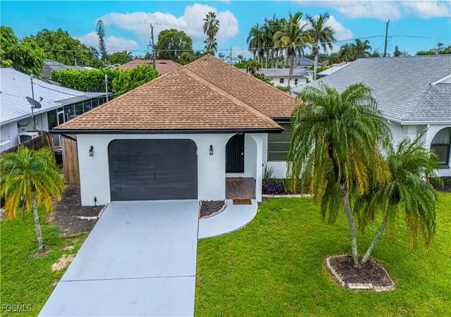 Photo 1 of Single family home for sale at 758 105th Avenue N, Naples, FL 34108 | MLS# 2026000985 | Listing updated on 2026-05-30