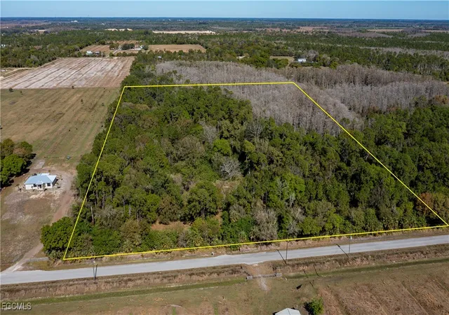 3rd image of 850 G Rd, Labelle, FL 33935 | MLS# 2026001076