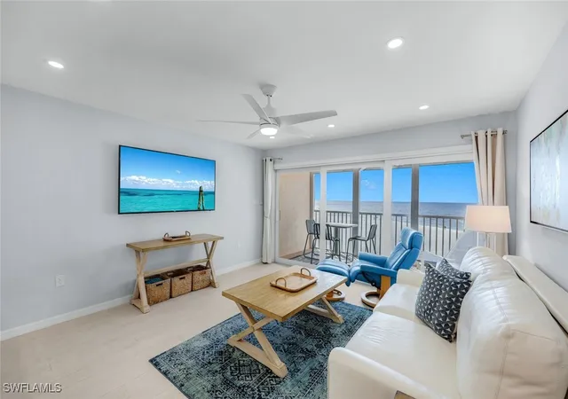 Listing Photo 3 - Condo for sale in building located at 25830 Hickory Blvd, Bonita Springs, FL 34134 - Unit #308