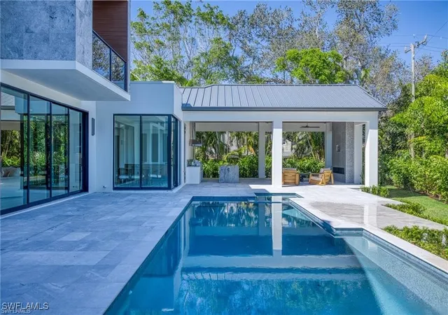 Photo 4 of Single family home for sale at 1800 Crayton Rd, Naples, FL 34102 | MLS# 225076238 | Listing updated on 2026-07-08