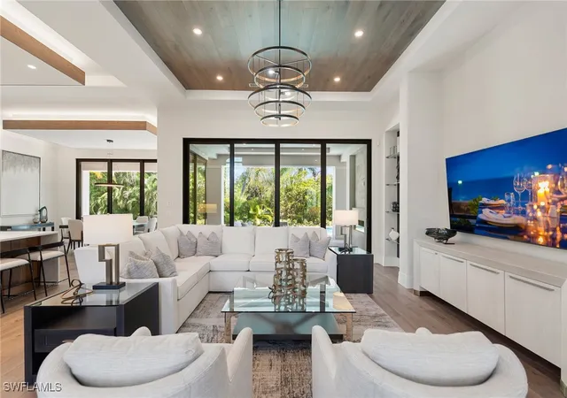 5th image of 3540 Crayton Rd, Naples, FL 34103 | MLS# 226000719