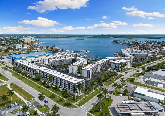 Homes for sale in Marco Island, FL | 1012 Anglers Cove, Marco Island, FL 34145 | Houzeo