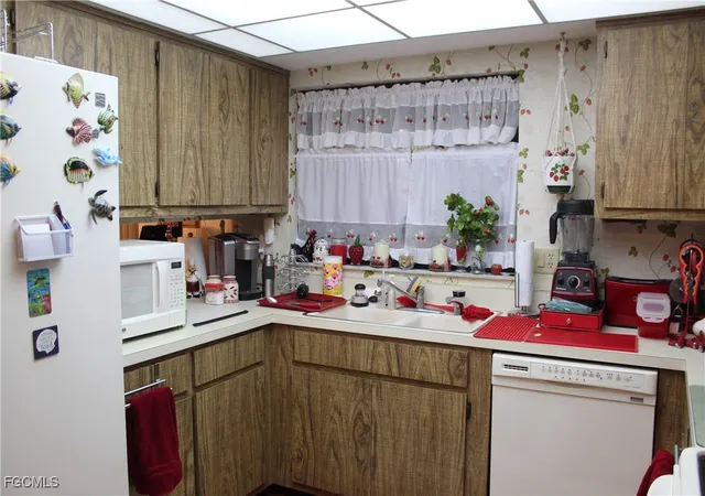 Listing Photo 5 - Condo for sale in building located at 1210 SE 6th Ter, Cape Coral, FL 33990 - Unit #87