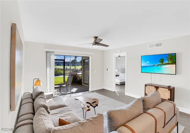 3rd image of 16381 Kelly Woods Dr, Fort Myers, FL 33908