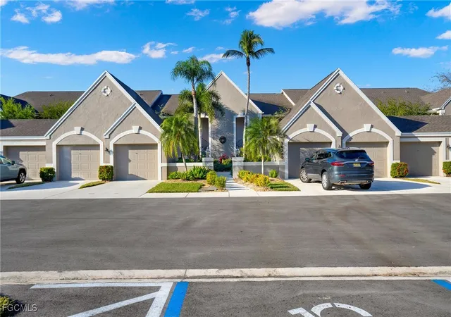 2nd image of 16381 Kelly Woods Dr, Fort Myers, FL 33908
