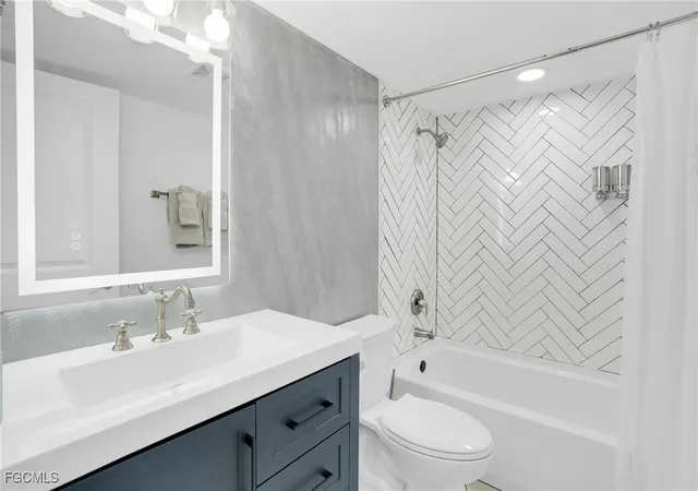 5th image of 16381 Kelly Woods Dr, Fort Myers, FL 33908