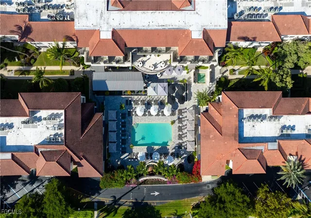 2nd image of 221 9Th St S, Naples, FL 34102