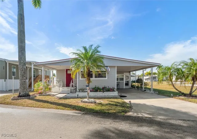 Photo 4 of Manufactured home for sale at 67 Percy St, Fort Myers, FL 33908 | MLS# 2026001845 | Listing updated on 2026-08-31