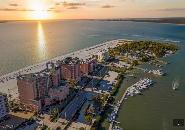 Homes for sale in Fort Myers Beach, FL | 190 Estero Boulevard, Fort Myers Beach, FL 33931 | Houzeo