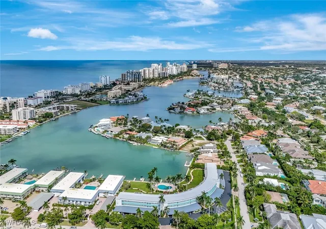 2nd image of 383 Harbour Dr #304, Naples, FL 34103 | MLS# 225073753
