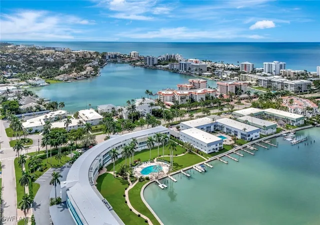 3rd image of 383 Harbour Dr, Naples, FL 34103