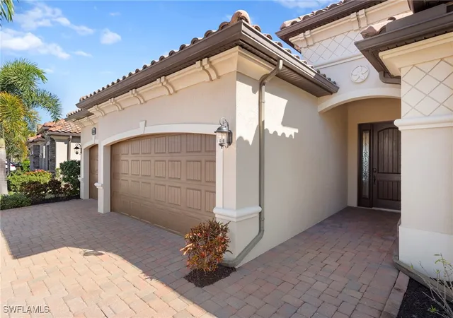 Photo 3 of Single family home for sale at 28095 Kerry Ct, Bonita Springs, FL 34135 | MLS# 226001003 | Listing updated on 2026-05-17