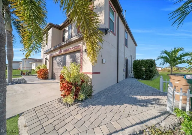 Photo 3 of Single family home for sale at 207 Ne 24th Terrace, Cape Coral, FL 33909 | MLS# 2026002087 | Listing updated on 2026-05-19
