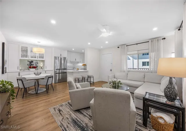 3rd image of 766 Central Ave, Naples, FL 34102