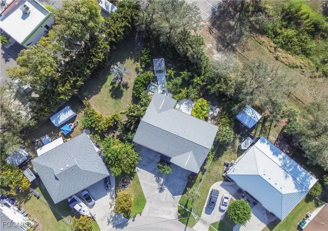 2nd image of 17324/17326 Whitewater Ct, Fort Myers Beach, FL 33931