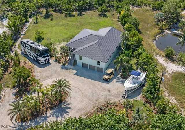 Photo 2 of Single family home for sale at 1211 Periwinkle Way, Sanibel, FL 33957 | MLS# 2026002303 | Listing updated on 2026-04-08