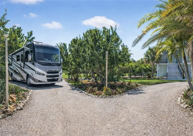 Photo 3 of Single family home for sale at 1211 Periwinkle Way, Sanibel, FL 33957 | MLS# 2026002303 | Listing updated on 2026-04-08