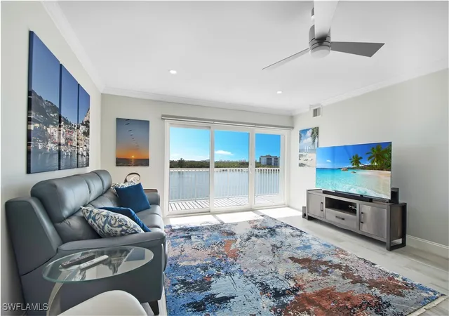3rd image of 60 Pelican St W, Naples, FL 34113