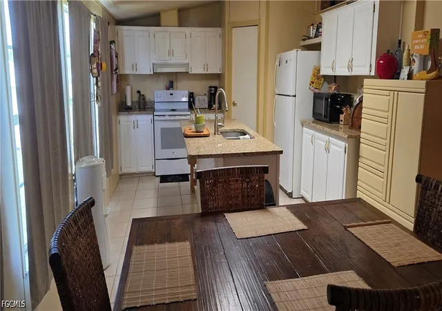 Photo 4 of Manufactured home for sale at 1627 Sunset Trl, Labelle, FL 33935 | MLS# 2026002420 | Listing updated on 2026-07-10