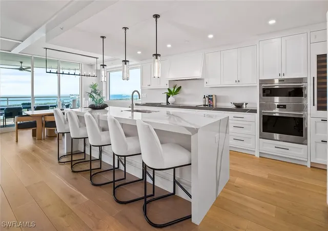 Listing Photo 4 - Condo for sale in building located at 13935 Old Coast Rd, Naples, FL 34110 - Unit #2206