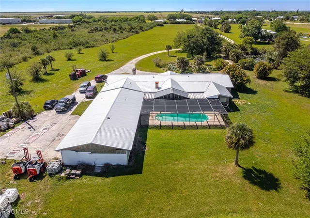 4th image of 1085 West Ave, Moore Haven, FL 33471 | MLS# 2026002536