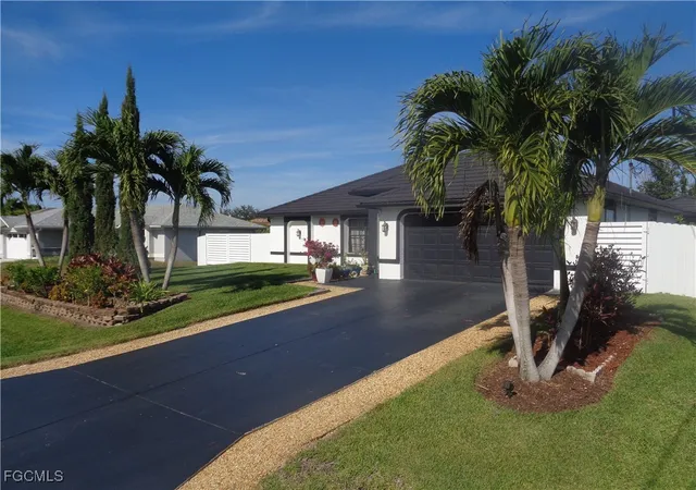 Photo 3 of Single family home for sale at 5540 Banning St, Lehigh Acres, FL 33971 | MLS# 2026002543 | Listing updated on 2026-09-29