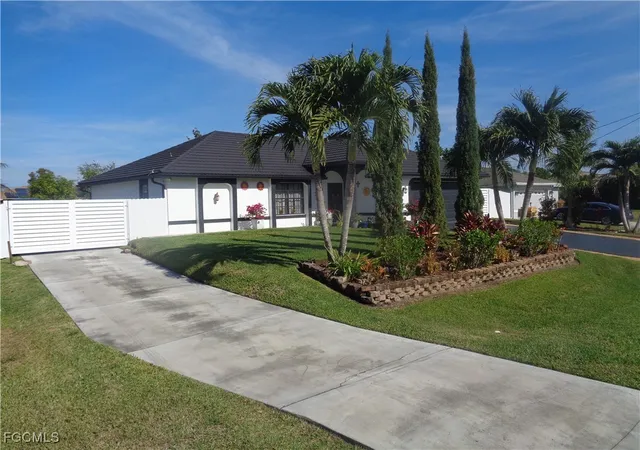 Photo 3 of Single family home for sale at 5540 Banning St, Lehigh Acres, FL 33971 | MLS# 2026002543 | Listing updated on 2026-09-29